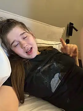 HornyGirlH webcam