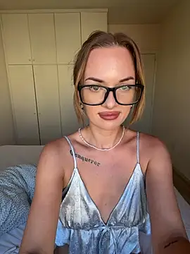 ElenaRebelle webcam