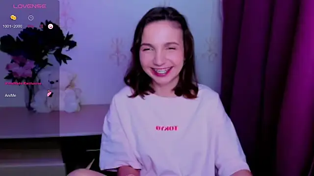 KindHazelHere_ webcam