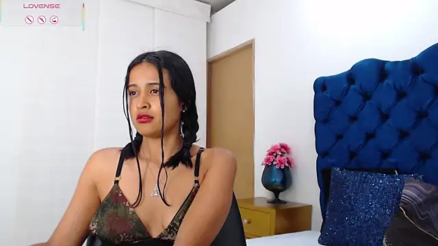 lili666_ (F young) - Naked🔥 + Open your legs😈