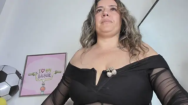 Watch miaapril live on EroticFlix - High definition streams