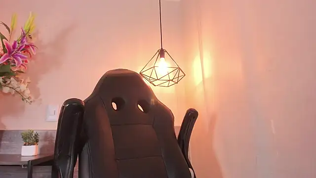 Watch ElaineLaurent live on EroticFlix - High definition streams