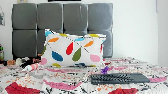 Karol_wish live cam on StripChat