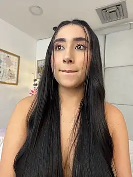ivonneowen (F teen) - Dildo fuck w Domi on my clit