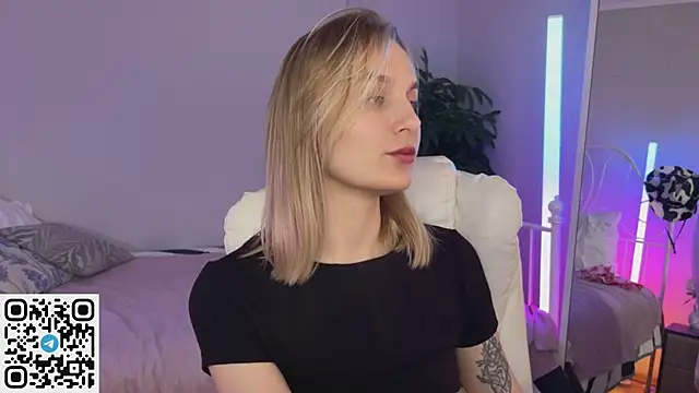 _Vikky_Moon_ webcam