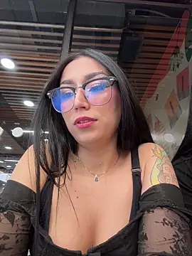 Lucy_699 webcam