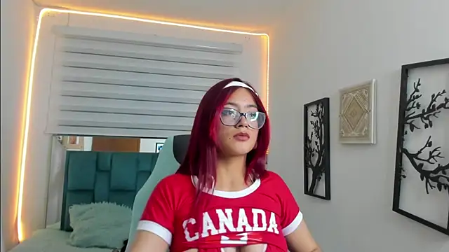 Sara_Red_X webcam