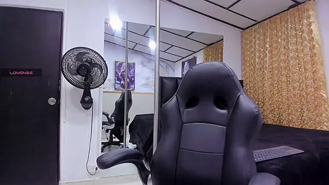 valerie__skinny webcam