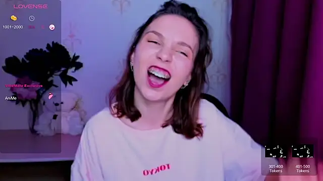 KindHazelHere_ webcam