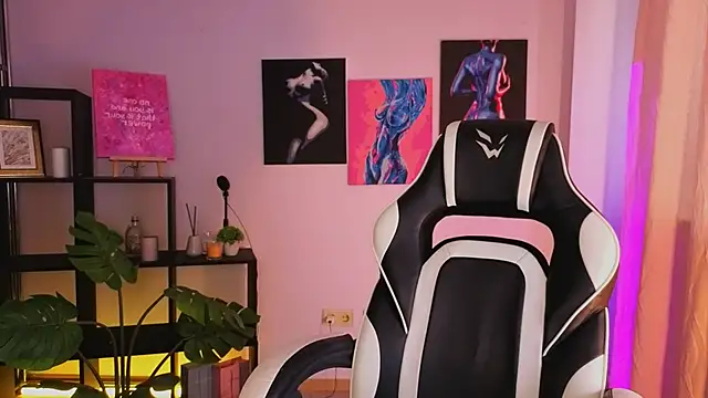 ElenaMonroe webcam