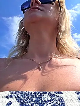 kaylinjan (F milf) - Naughty morning vibes 💦💦