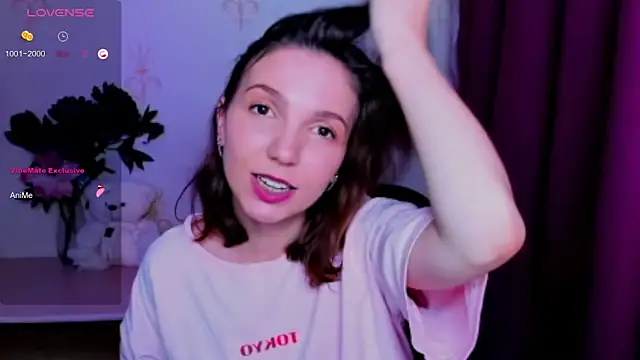 KindHazelHere_ webcam