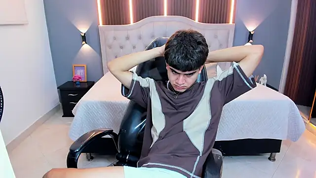 Tommy18__ webcam