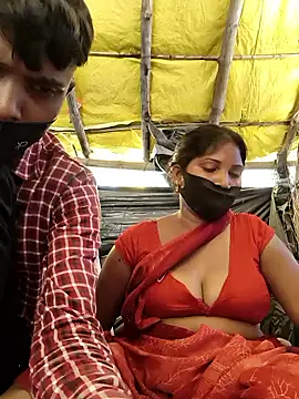 Indiandesicouple155 live cam on StripChat