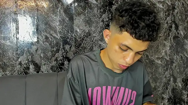 cameron_lux77 webcam