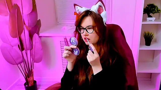 CarolGiggly live cam on StripChat