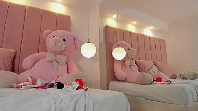 mia_rouxx1 webcam
