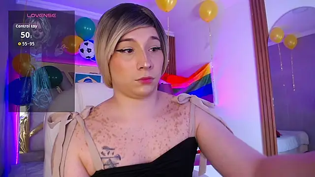 Tiffany_Valentiine webcam
