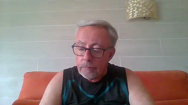 tuggy59 - Tuggy59's free webcam - UK Sex Cams
