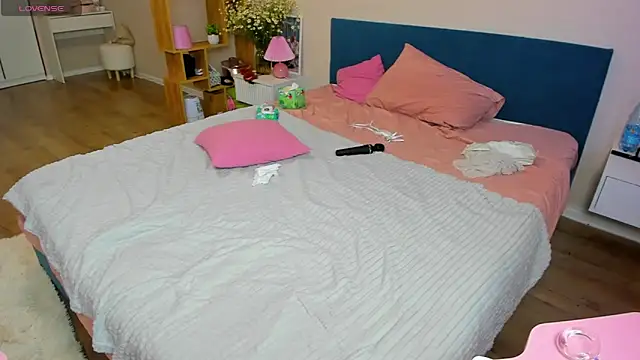BritneyLix webcam