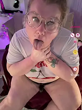 CurvyAnonymousGirl89 webcam