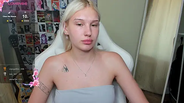EvelinaLuu webcam