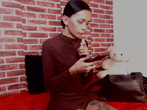 PHLauraLove webcam