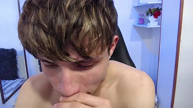 yao_23 (M twink) - 💪 Naked, Kisses and Flex 💪