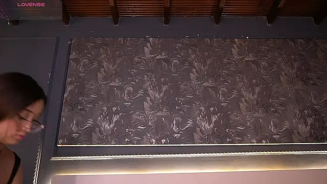 MiaKay1 webcam