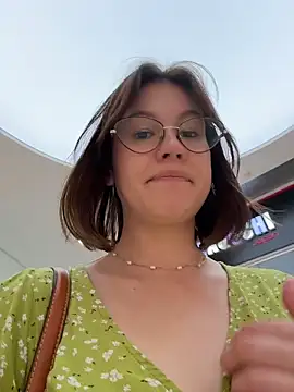 rinacat (F young) - Keep me wet near people (mall)