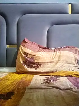 bhabhi-auntylover (M young) - Cum in public