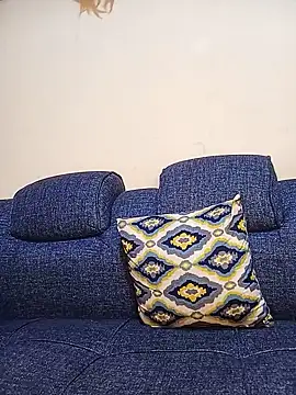 Cute_shy_Linda webcam
