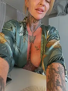 TravelMommyBlair webcam