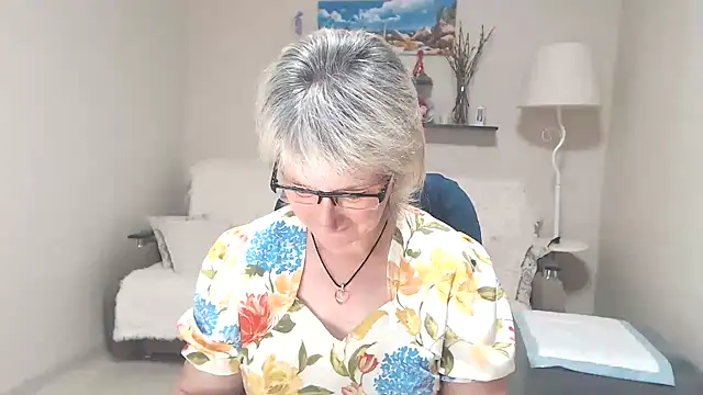 FleurMays webcam