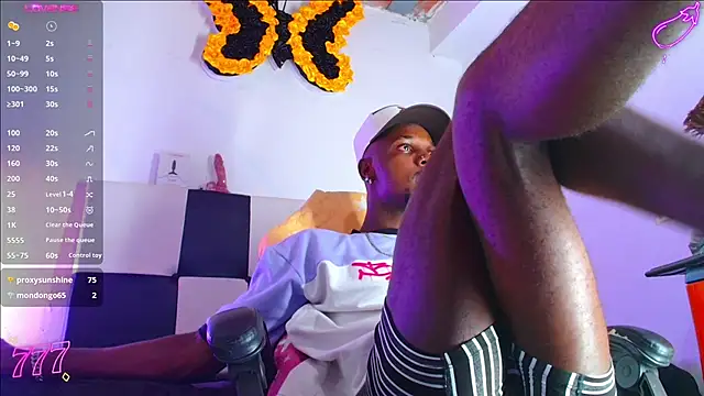 Aroonsexyboy webcam
