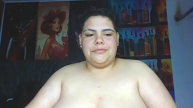 Hailey_Curvy webcam