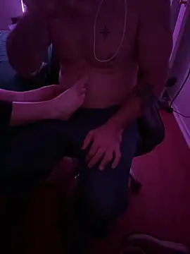 2addictivelyhorny webcam