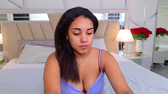 Luna_Cortier webcam