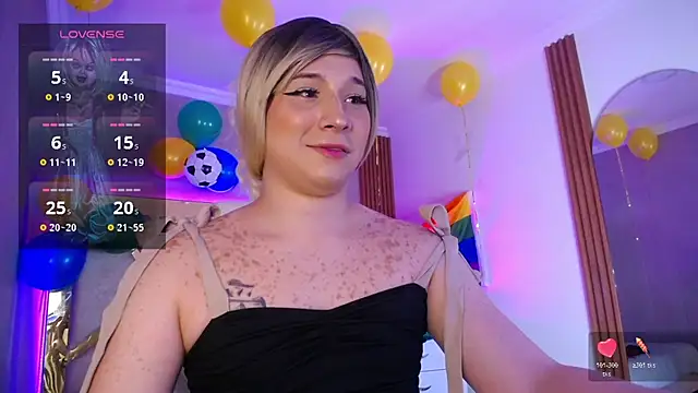 Tiffany_Valentiine webcam