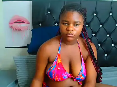 MahoganyEnchanted webcam