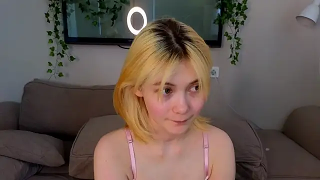 Emily_Miu webcam