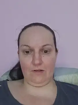 BustyLadyAlma webcam