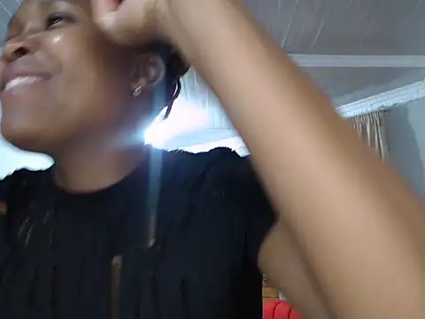 YummyMilkylanexxx webcam