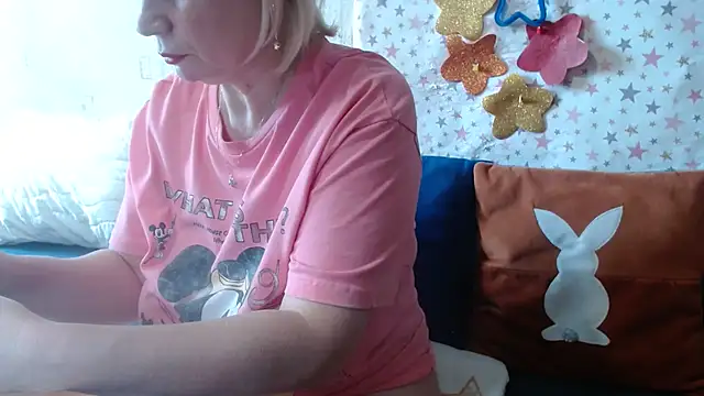 QueenLana webcam
