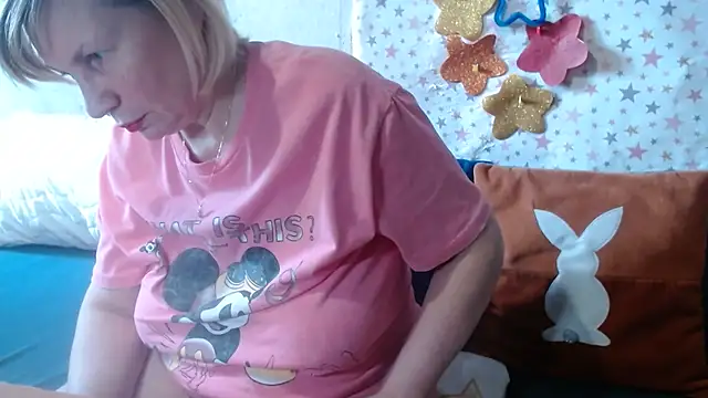 QueenLana webcam