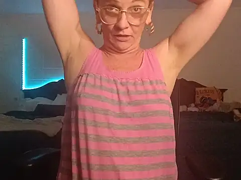 Goldenndoll webcam