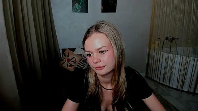 MidnighteAura webcam