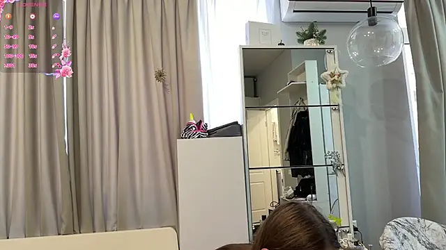 selena_favn's live room