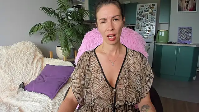 ChristinaGlory webcam
