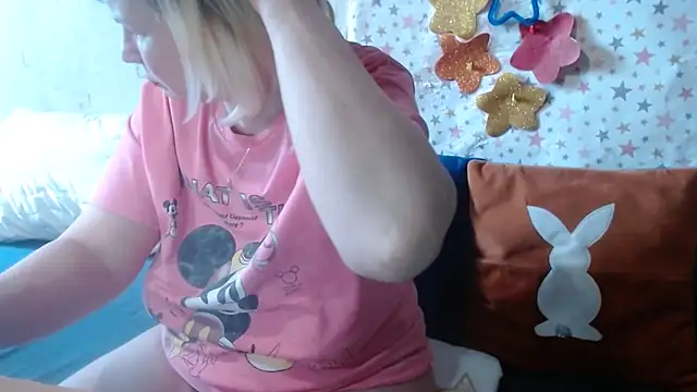 QueenLana webcam